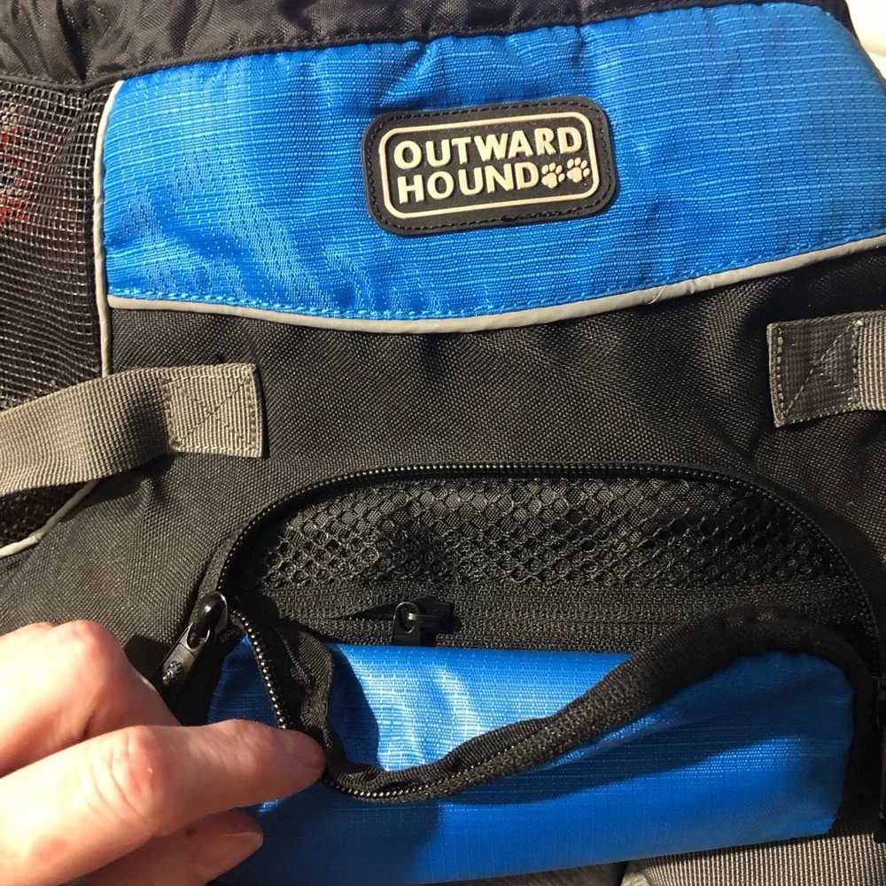 Like New Outward Hound Backpack or front-pack wear either way Small pet/puppy